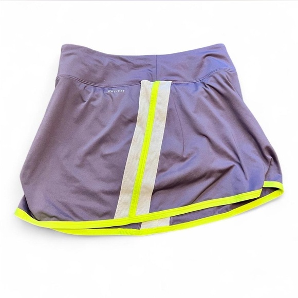 Nike purple Skirt with Yellow Trim and built in shorts size small - Picture 7 of 10